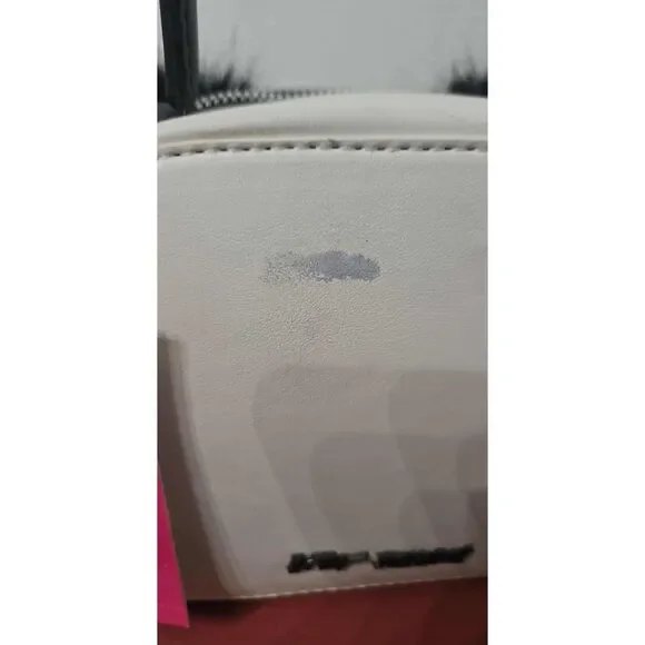 BETSEY JOHNSON Crossbody White XO Beau In White & Black - Picture 13 of 13